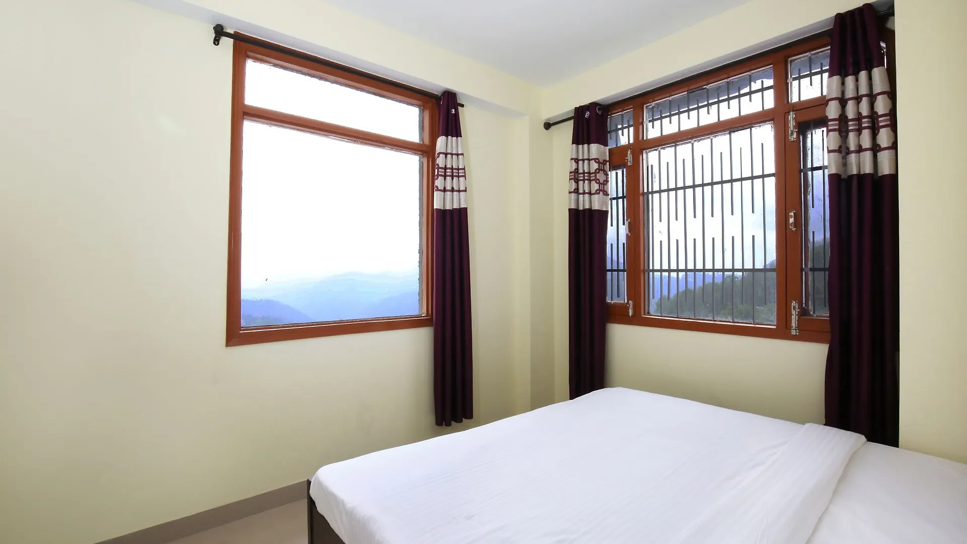Oyo 9106 1 Bhk Isbt Shimla Apartment 0*,